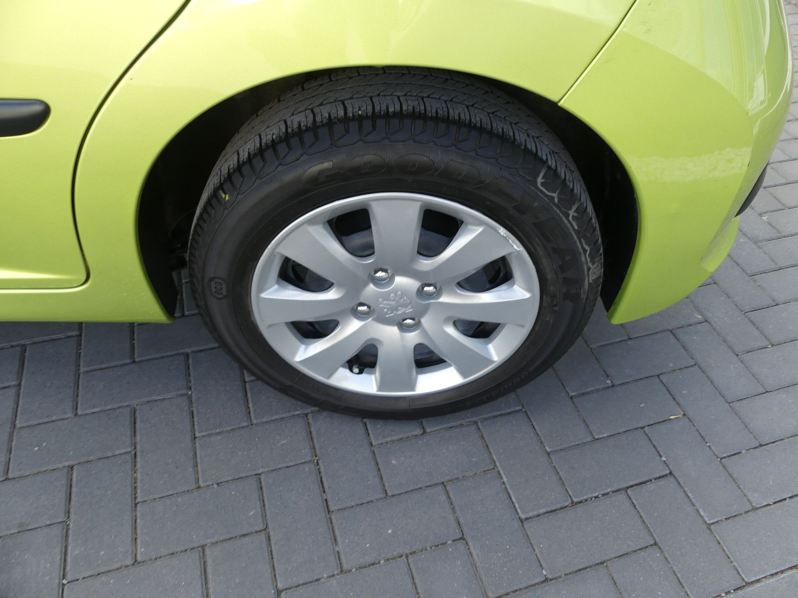 Fahrzeugabbildung Peugeot 207 Filou"40TKM"