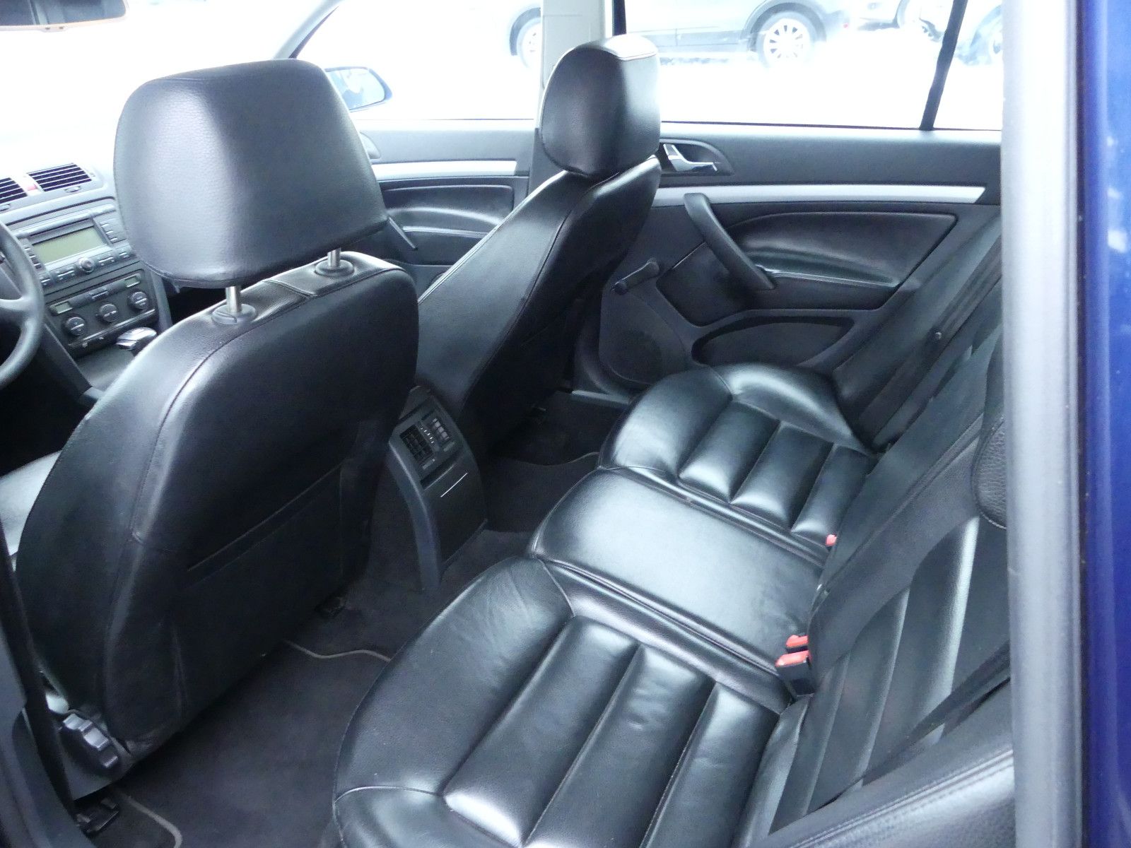 Fahrzeugabbildung SKODA Octavia Combi Ambiente, Automatik