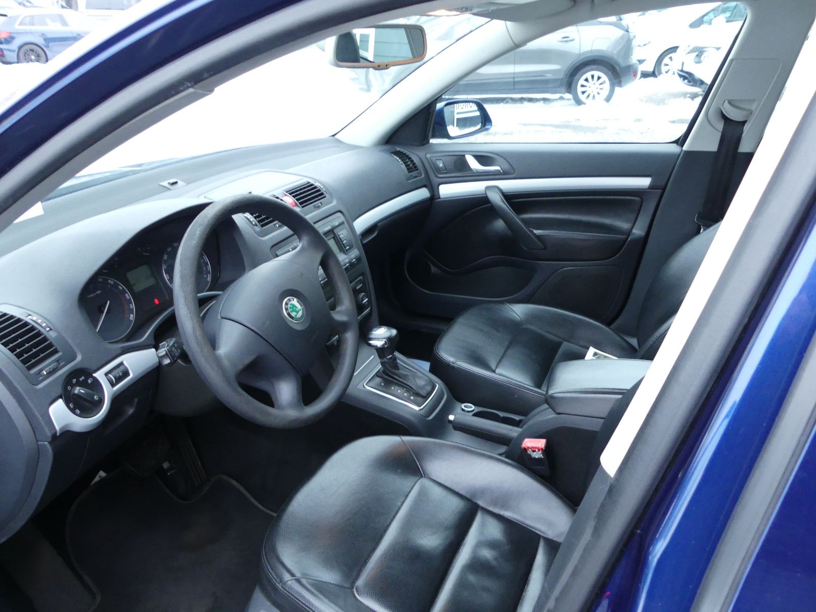 Fahrzeugabbildung SKODA Octavia Combi Ambiente, Automatik