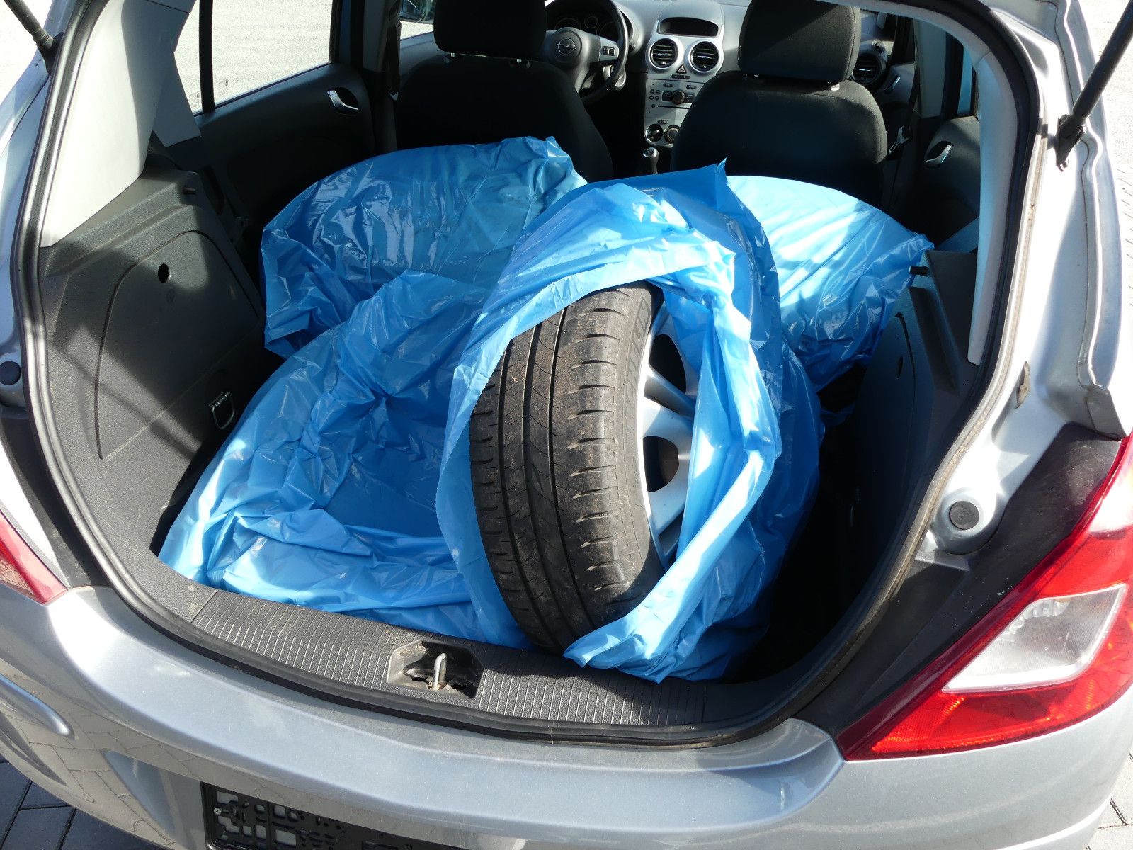 Fahrzeugabbildung Opel Corsa D Satellite