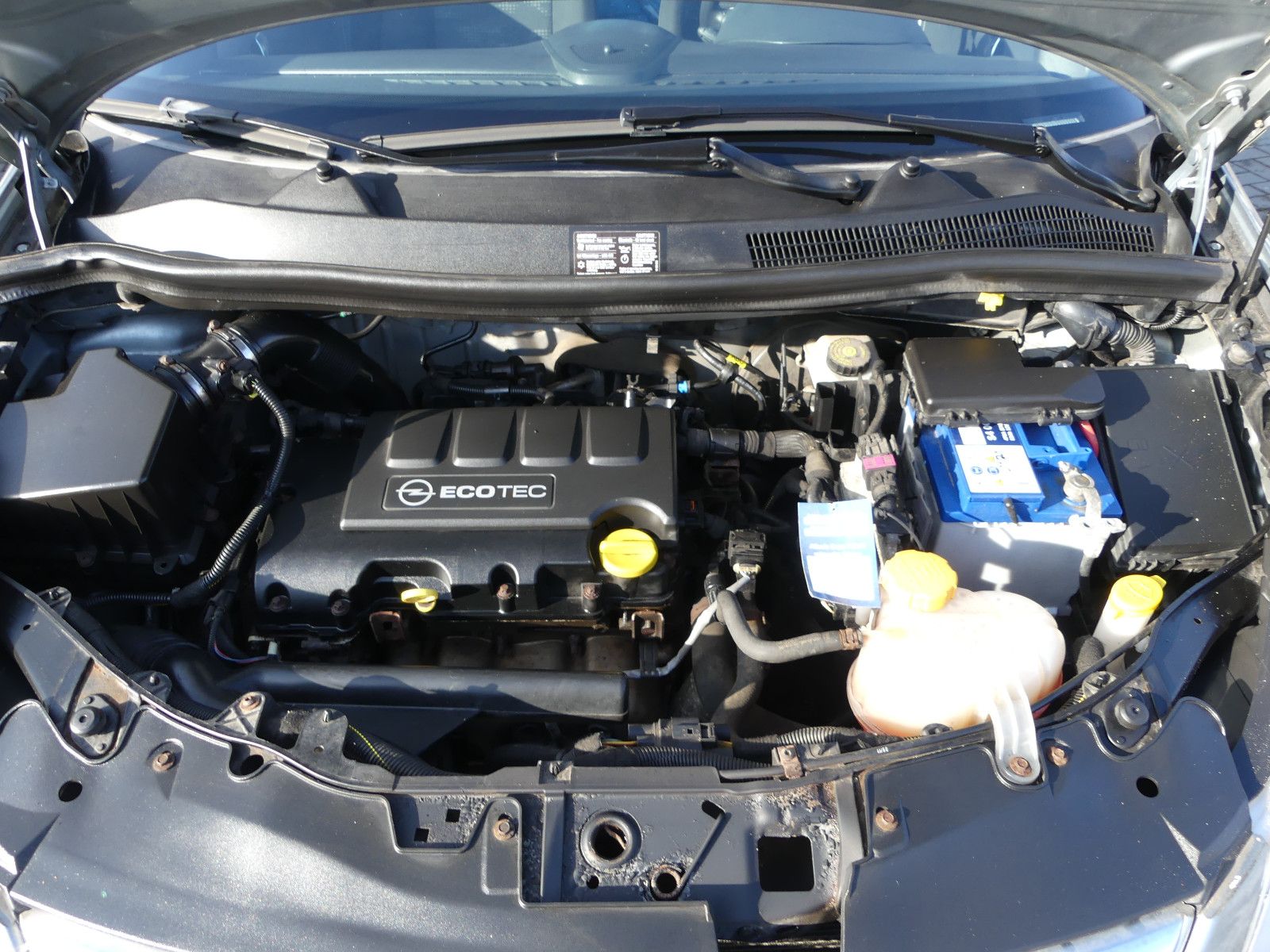 Fahrzeugabbildung Opel Corsa D Satellite