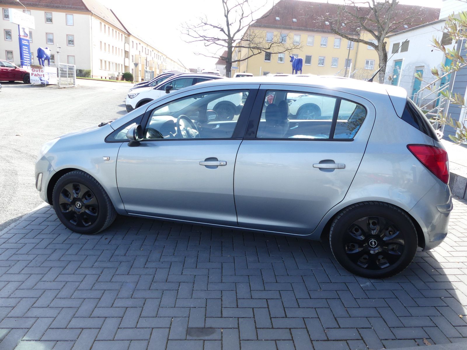 Fahrzeugabbildung Opel Corsa D Satellite