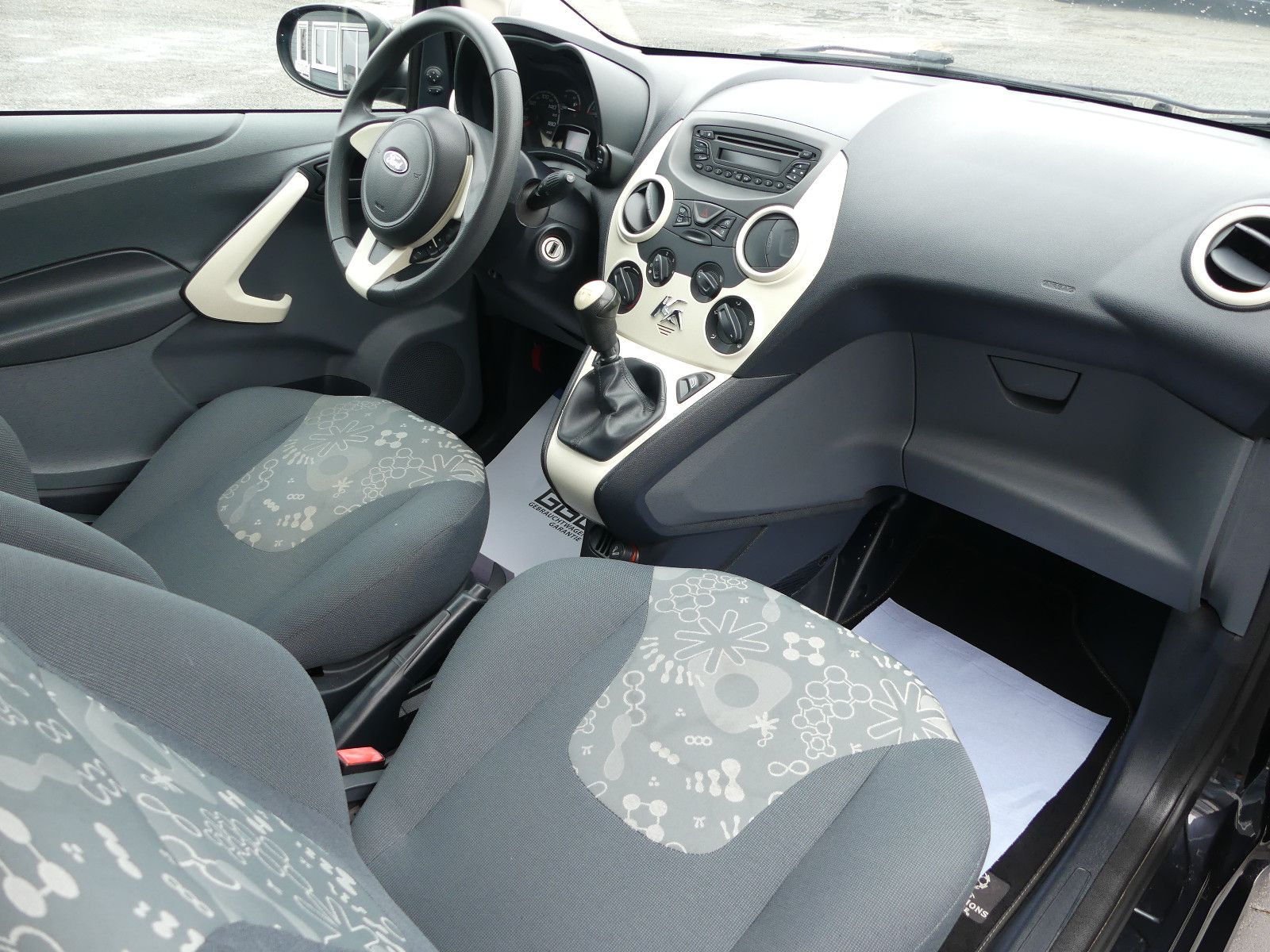 Fahrzeugabbildung Ford Ka Champions Edition *1-Hand*