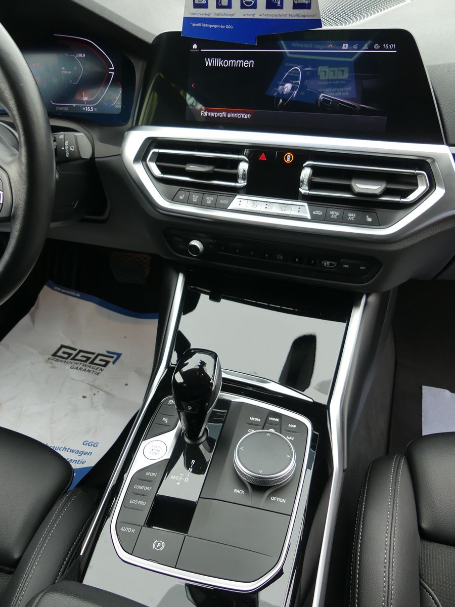 Fahrzeugabbildung BMW 330 3 Touring 330 d xDrive Sport Line