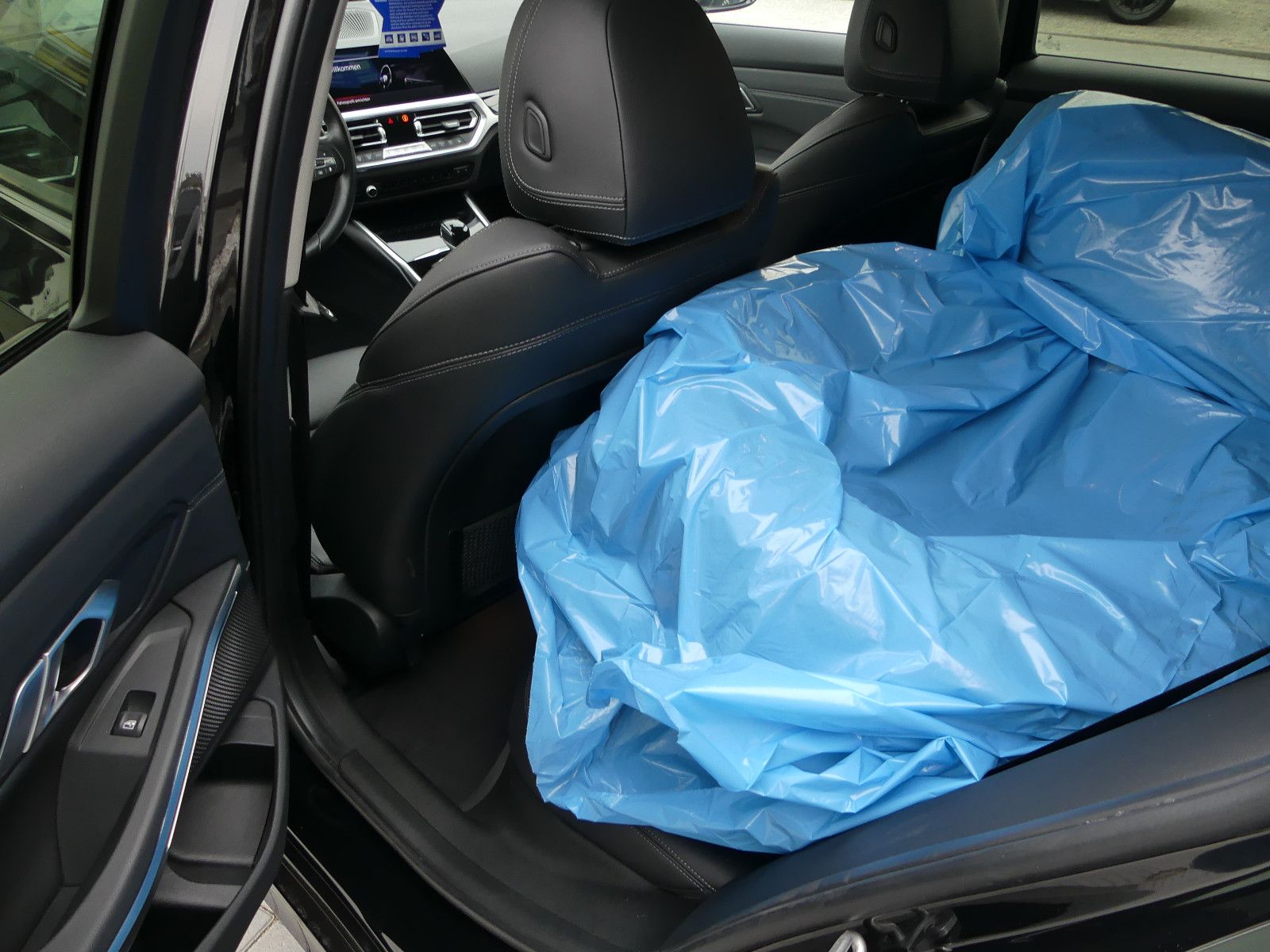 Fahrzeugabbildung BMW 330 3 Touring 330 d xDrive Sport Line