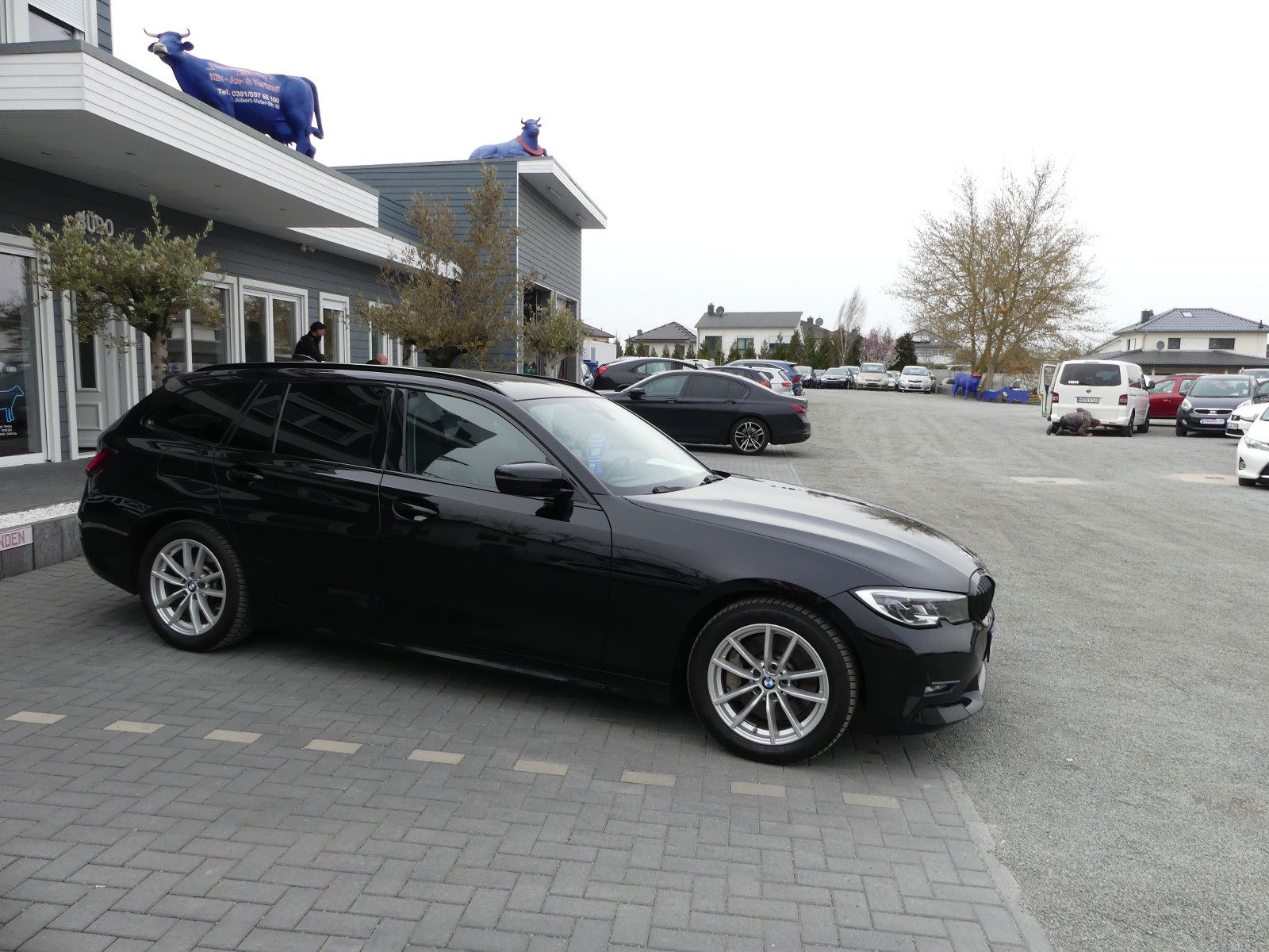 Fahrzeugabbildung BMW 330 3 Touring 330 d xDrive Sport Line