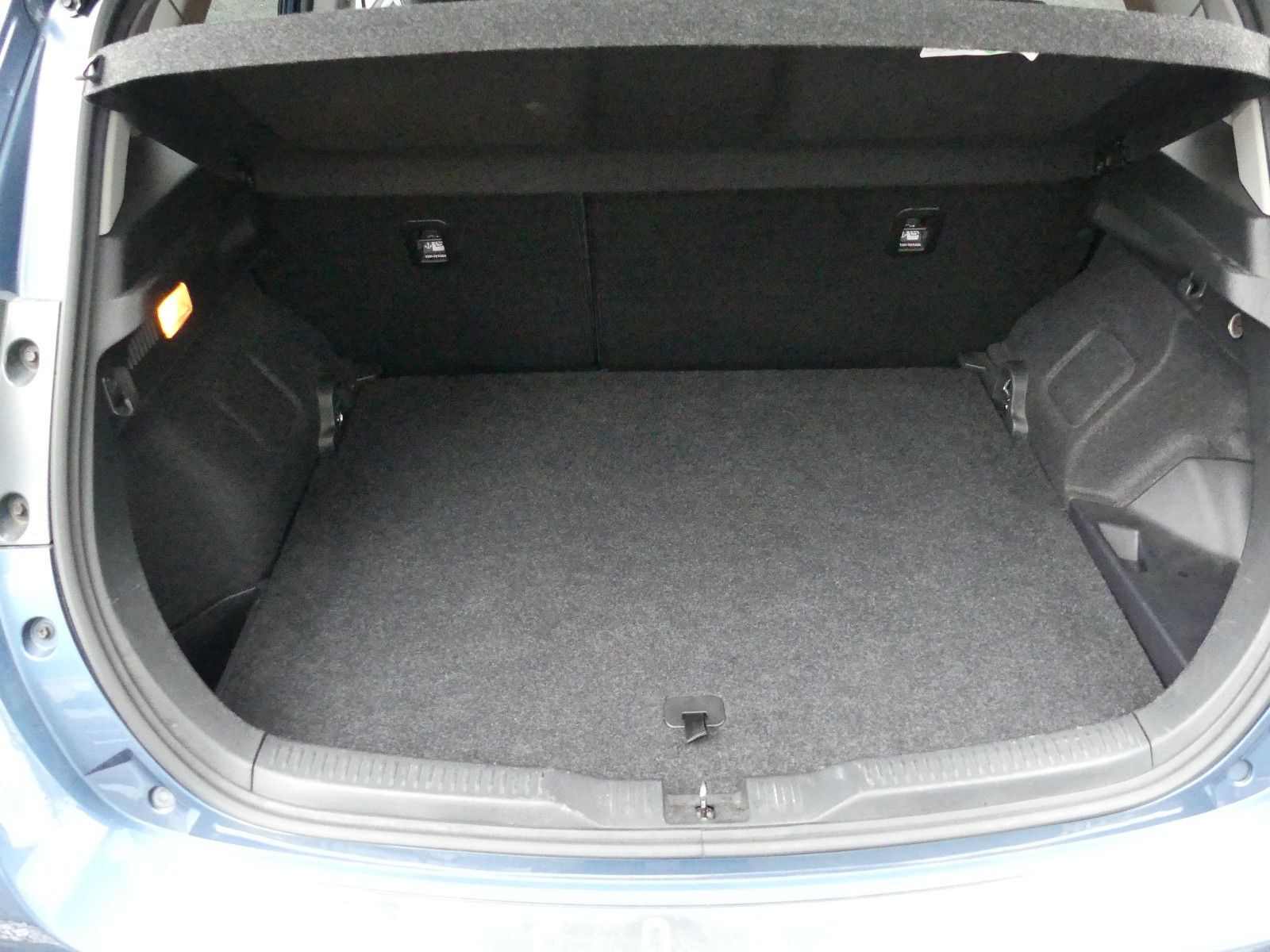 Fahrzeugabbildung Toyota Auris Hybrid Design Edition *1-Hand**Nur 76tkm*