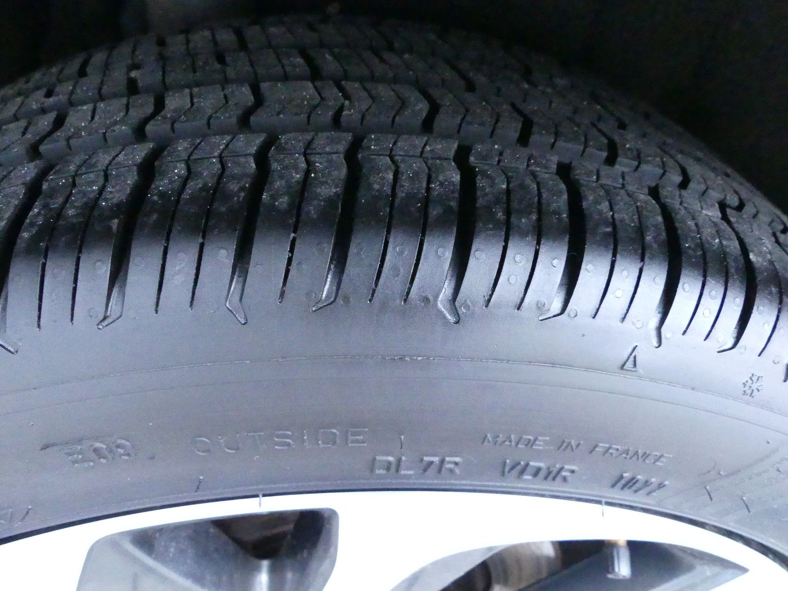 Fahrzeugabbildung Toyota Auris Hybrid Design Edition *1-Hand**Nur 76tkm*