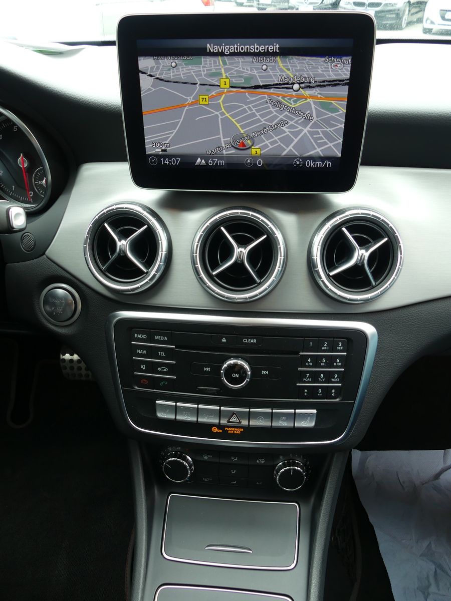 Fahrzeugabbildung Mercedes-Benz CLA Shooting Brake CLA 200 *Serviceheft**58tkm*