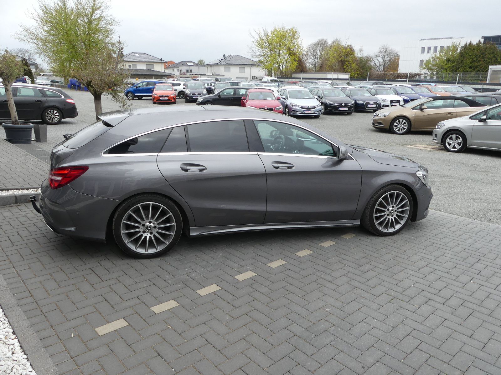 Fahrzeugabbildung Mercedes-Benz CLA Shooting Brake CLA 200 *Serviceheft**58tkm*