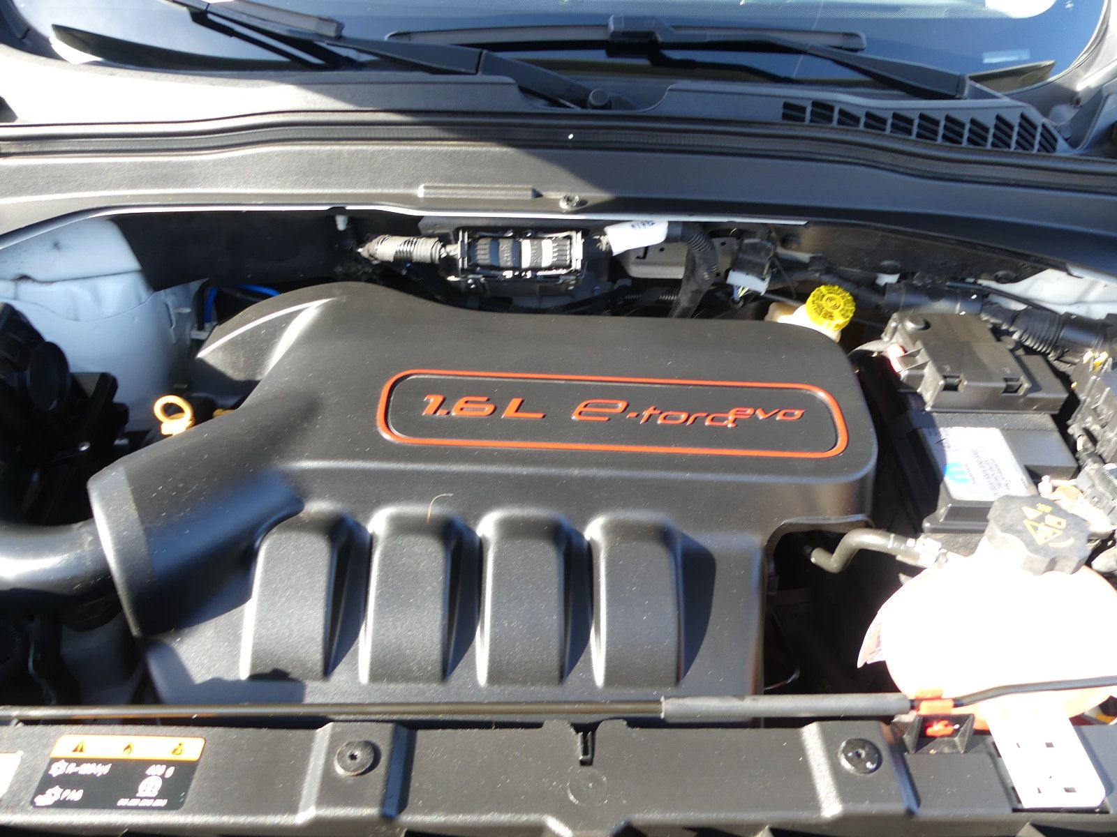 Fahrzeugabbildung Jeep Renegade Sport FWD