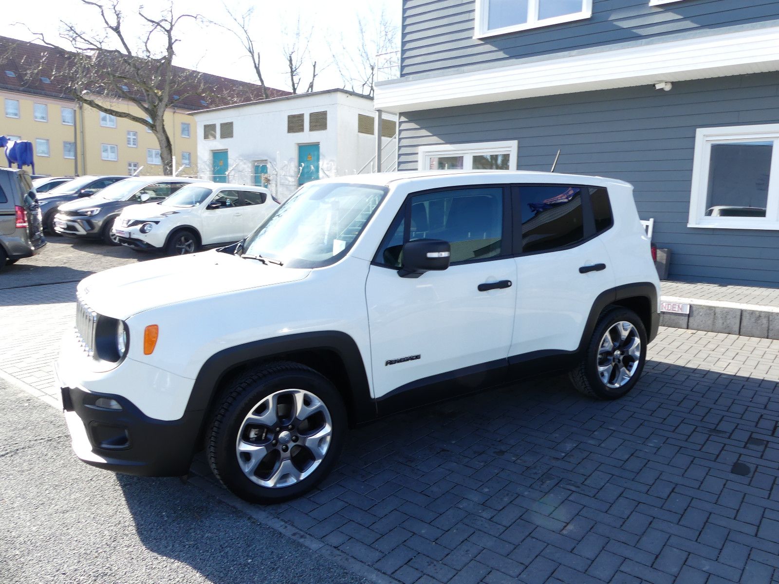 Fahrzeugabbildung Jeep Renegade Sport FWD