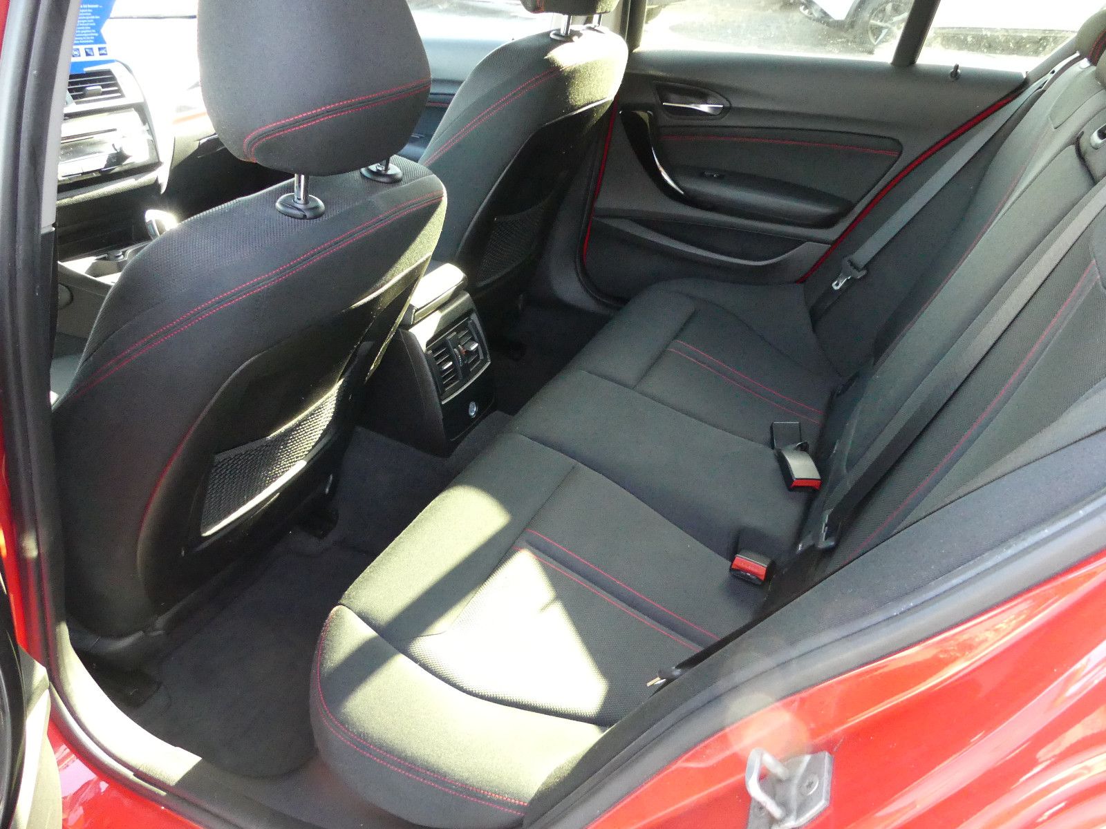 Fahrzeugabbildung BMW 118 1 Limousine 5-trg. 118 d Sport Line*2.Hand*