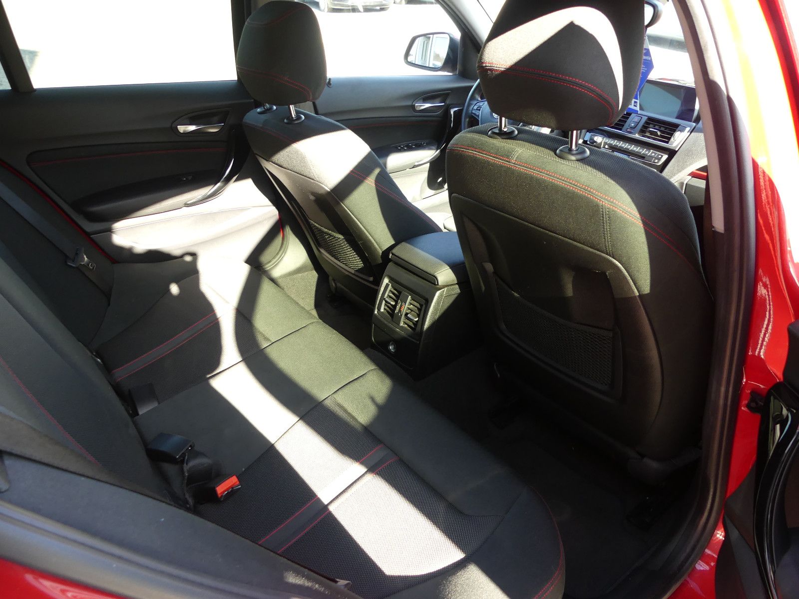 Fahrzeugabbildung BMW 118 1 Limousine 5-trg. 118 d Sport Line*2.Hand*