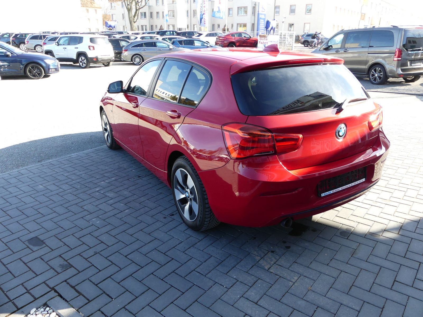 Fahrzeugabbildung BMW 118 1 Limousine 5-trg. 118 d Sport Line*2.Hand*