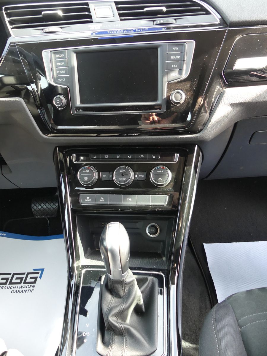 Fahrzeugabbildung Volkswagen Touran Highline BMT/Start-Stopp*1.Hand*Automatik