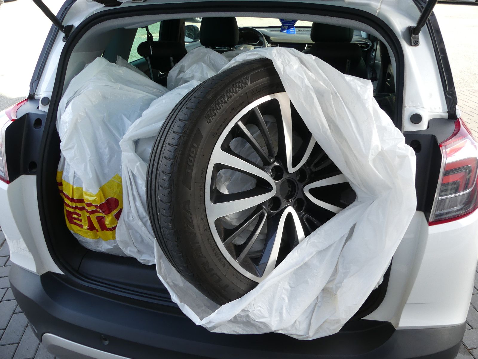 Fahrzeugabbildung Opel Crossland (X)