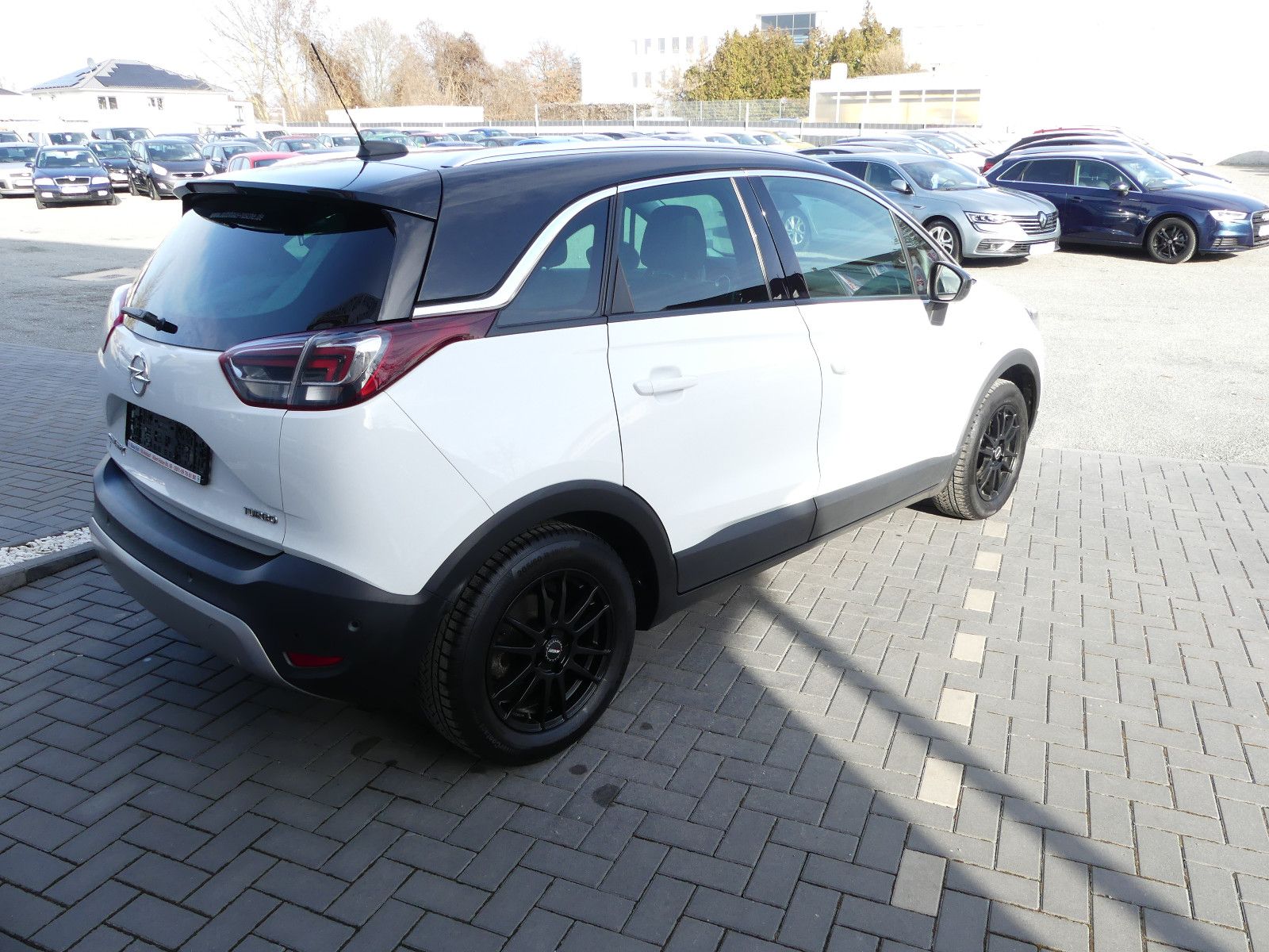 Fahrzeugabbildung Opel Crossland (X)