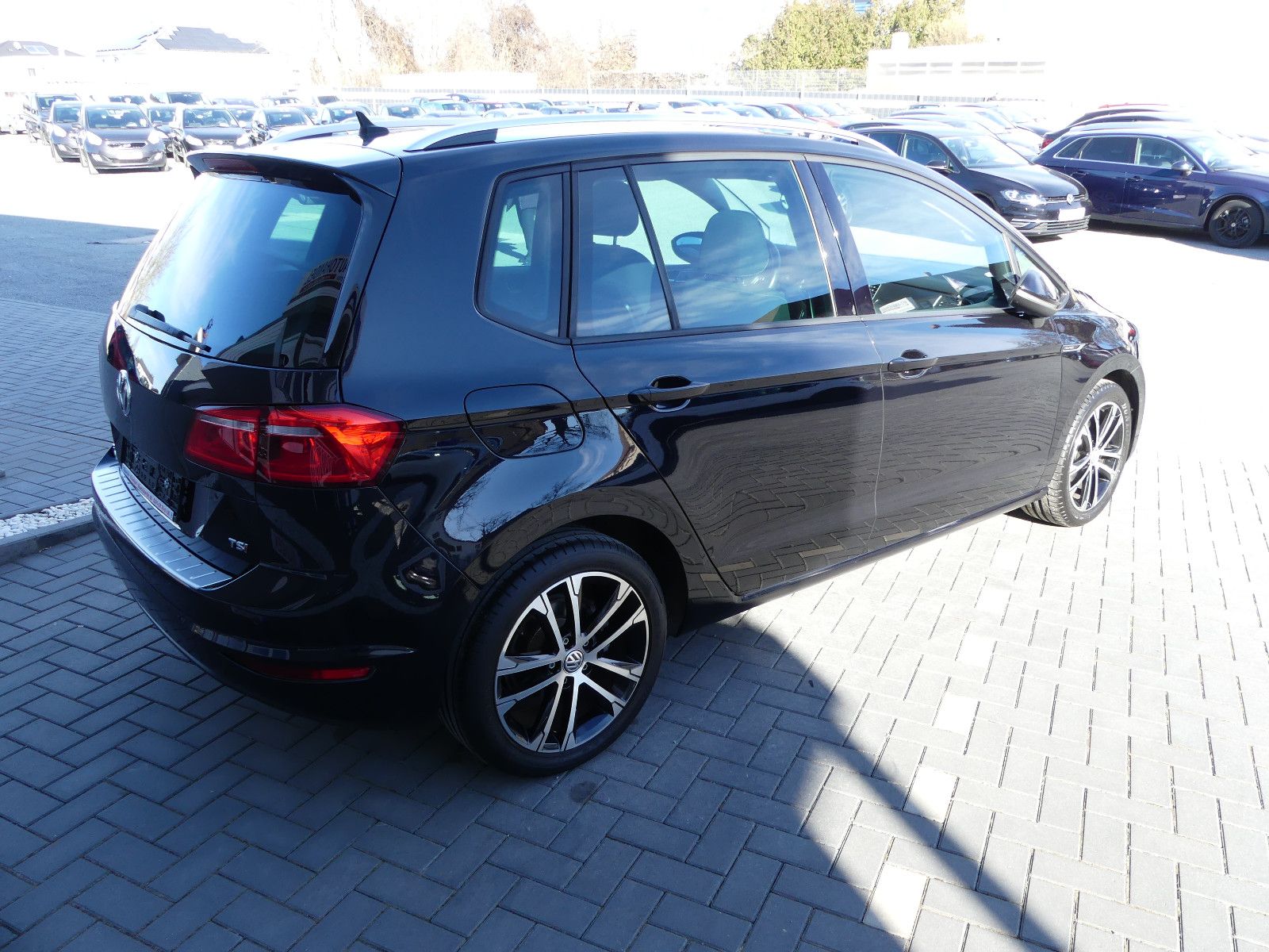 Fahrzeugabbildung Volkswagen Golf Sportsvan VII Lounge BMT/Start-Stopp*2.Hand