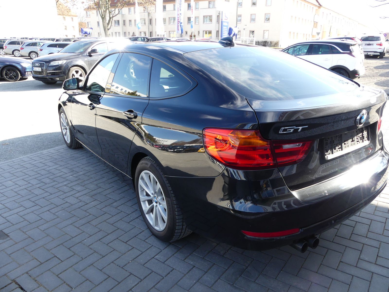Fahrzeugabbildung BMW 320 3 Gran Turismo 320 d Sport Line