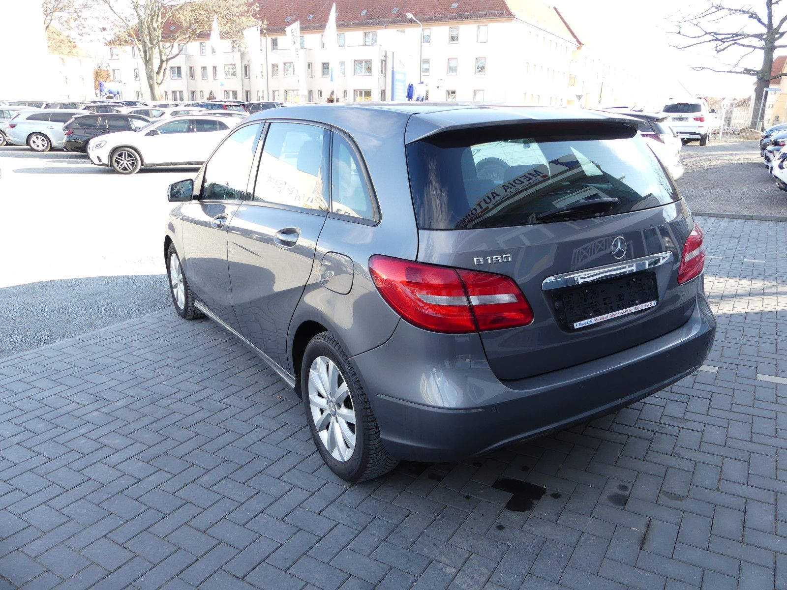 Fahrzeugabbildung Mercedes-Benz B 180 B B 180