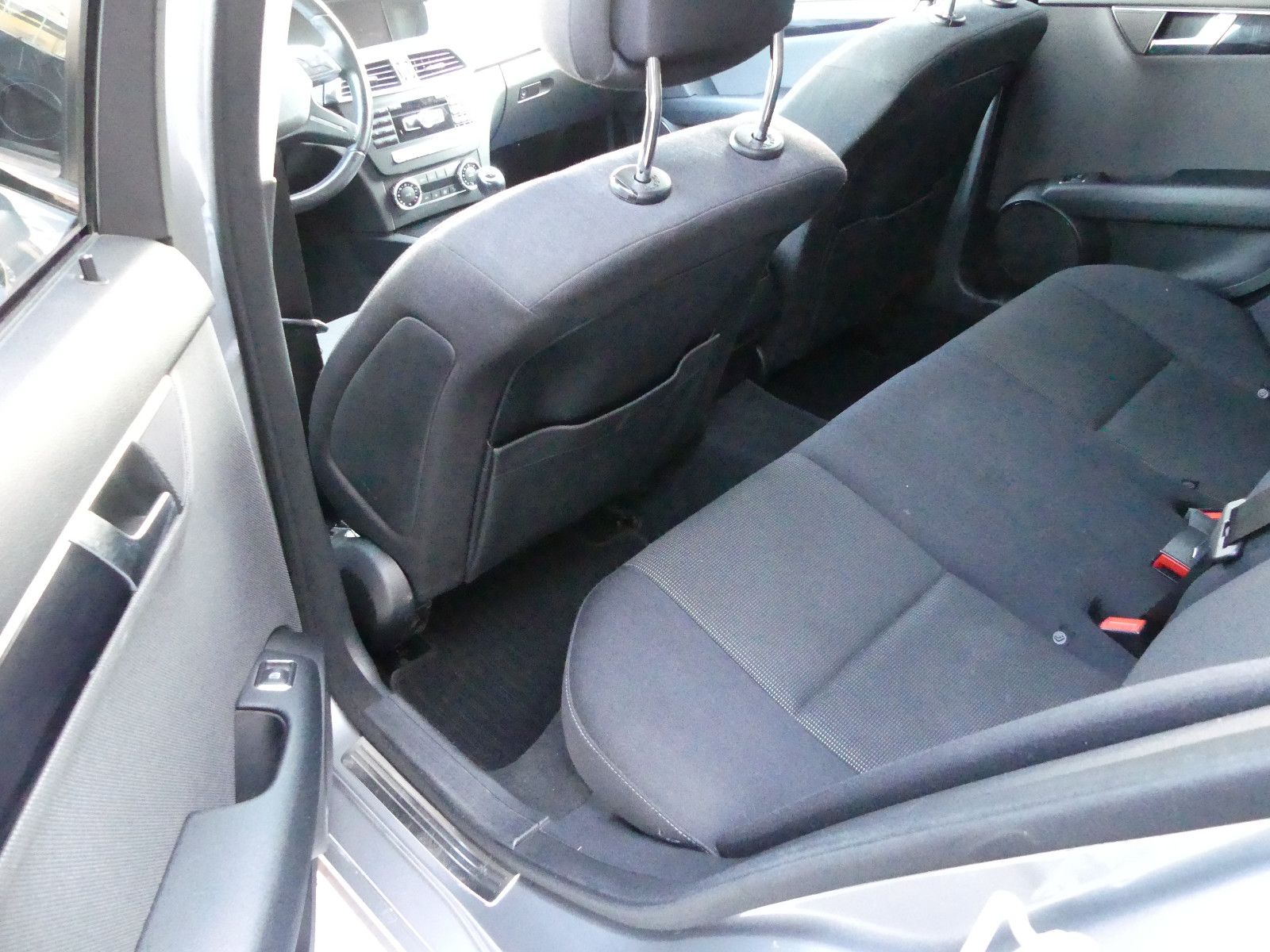 Fahrzeugabbildung Mercedes-Benz C 180 C T-Modell C 180 T CGI BlueEfficiency