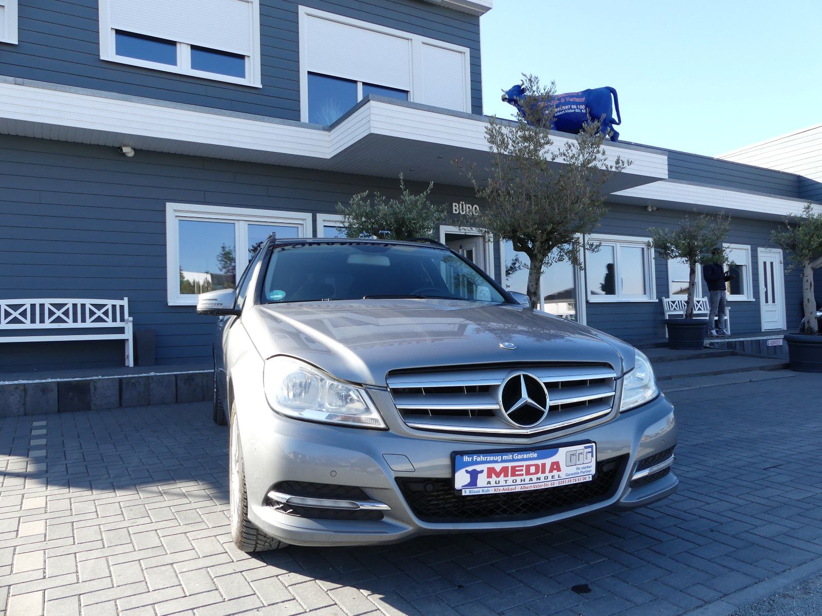 Fahrzeugabbildung Mercedes-Benz C 180 C T-Modell C 180 T CGI BlueEfficiency