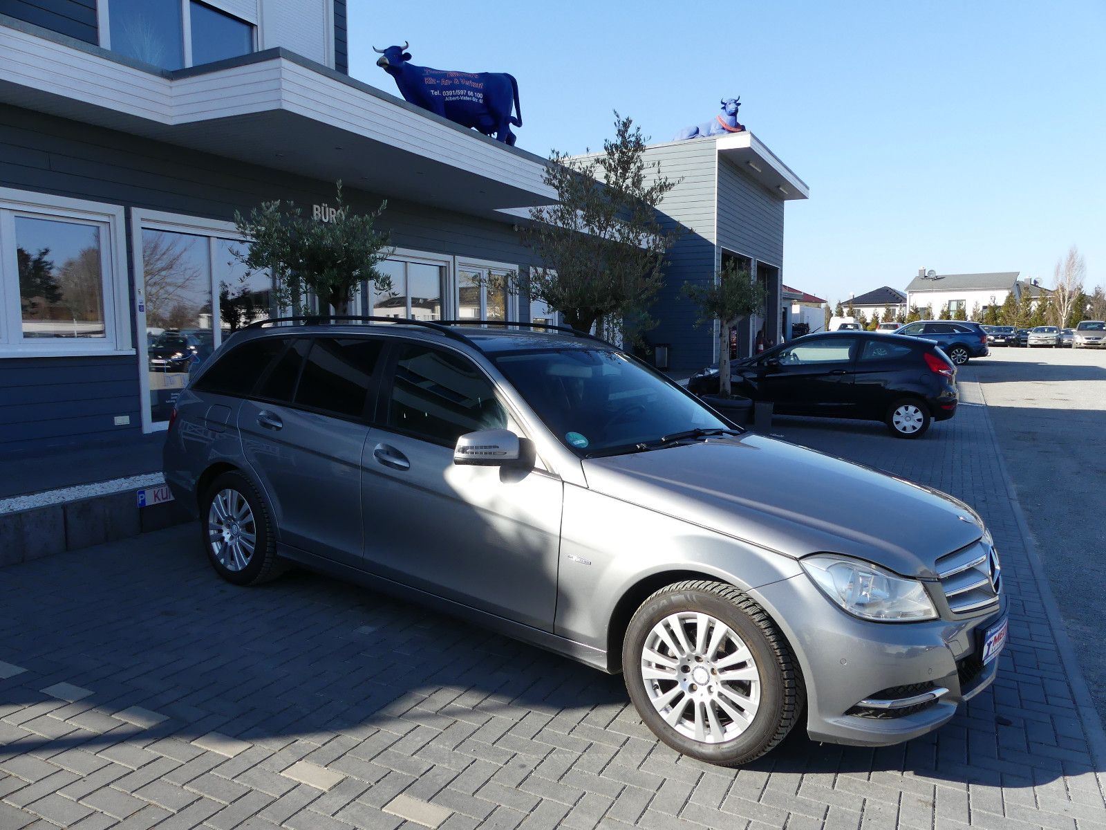 Fahrzeugabbildung Mercedes-Benz C 180 C T-Modell C 180 T CGI BlueEfficiency