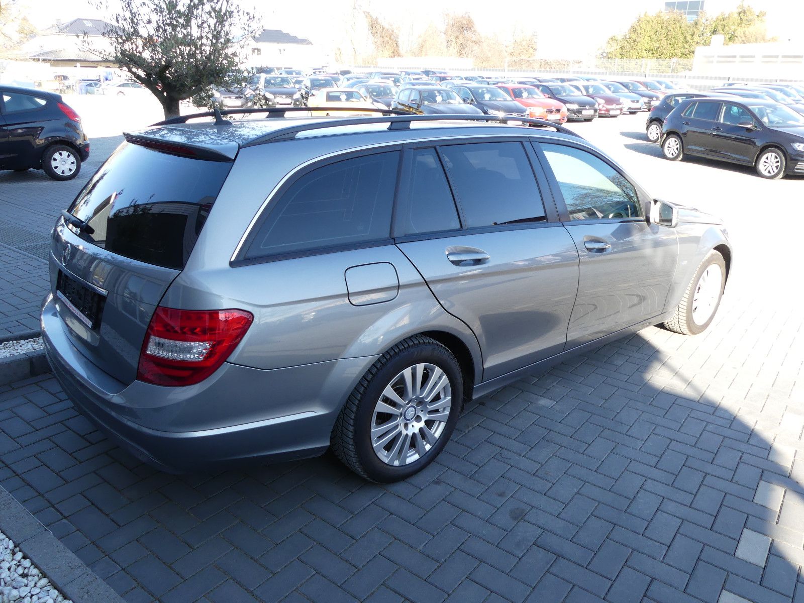 Fahrzeugabbildung Mercedes-Benz C 180 C T-Modell C 180 T CGI BlueEfficiency