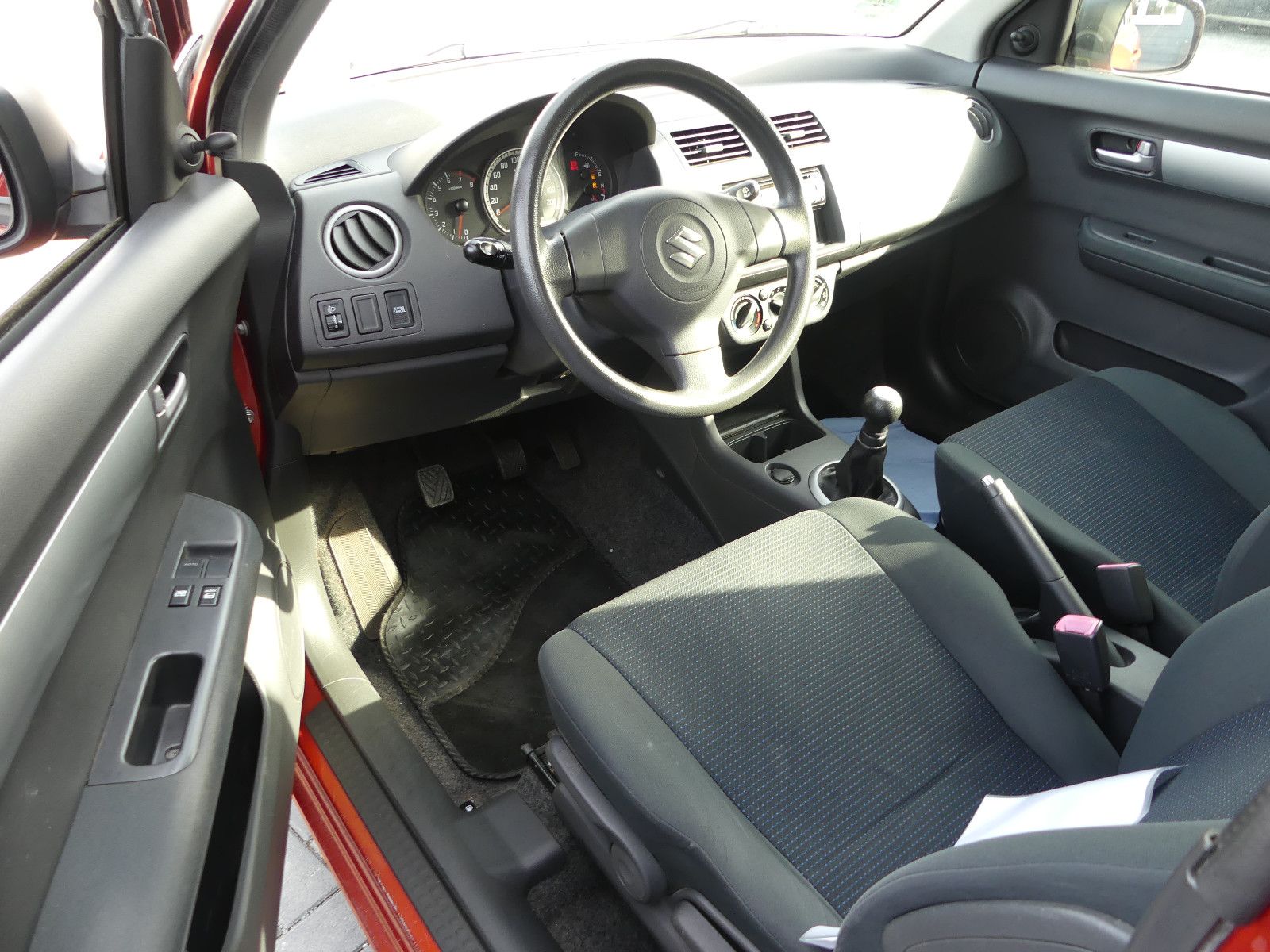 Fahrzeugabbildung Suzuki Swift Lim. Classic"2.HAND"90TKM"