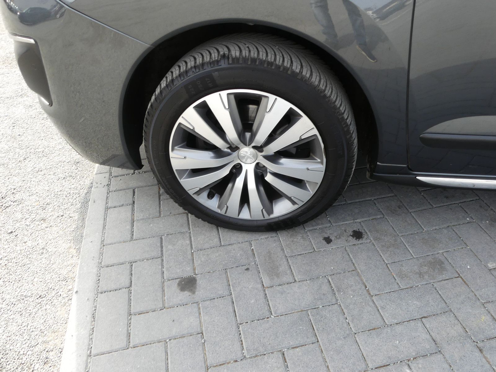 Fahrzeugabbildung Peugeot 3008 Allure, Automatik
