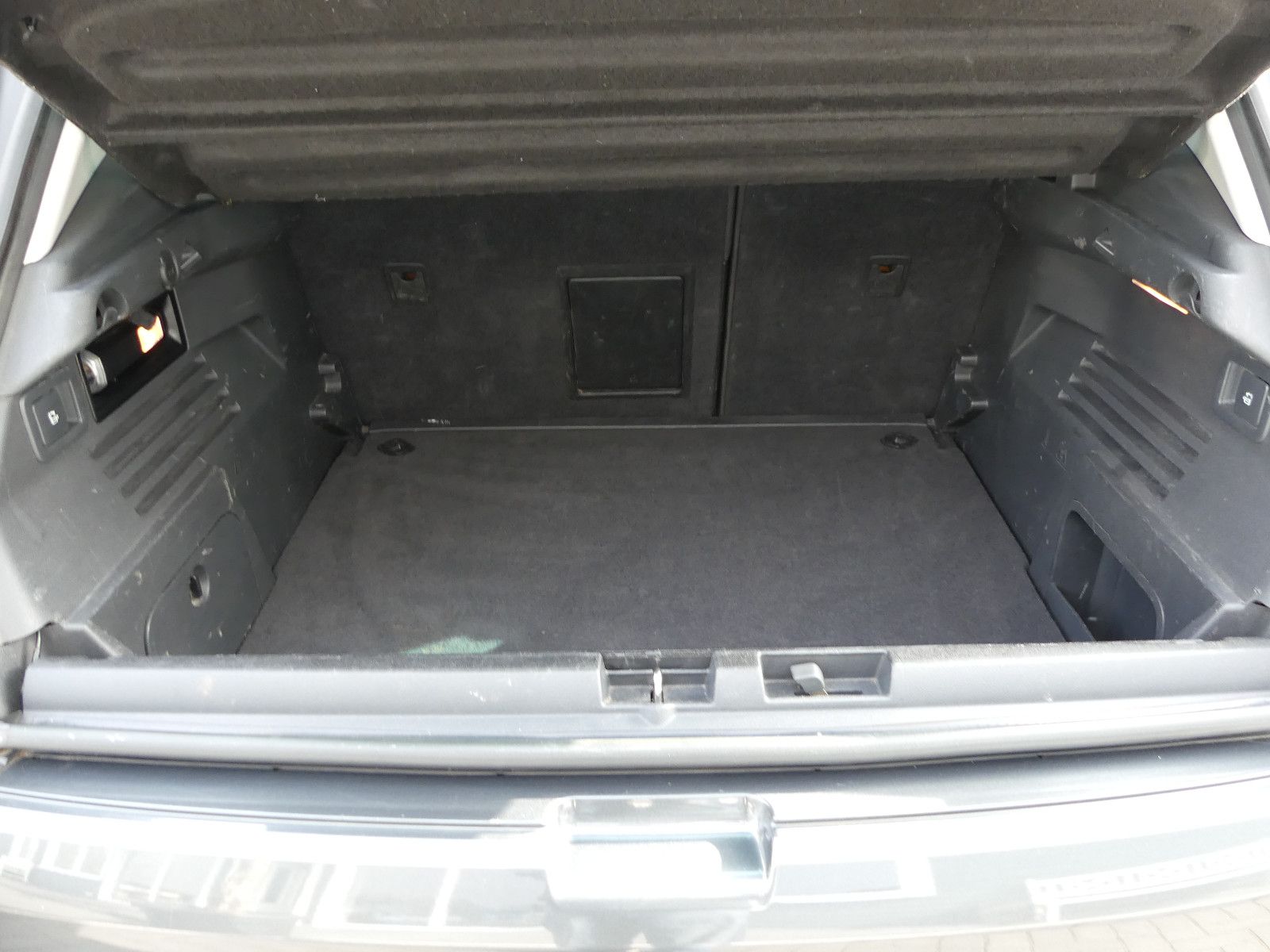 Fahrzeugabbildung Peugeot 3008 Allure, Automatik