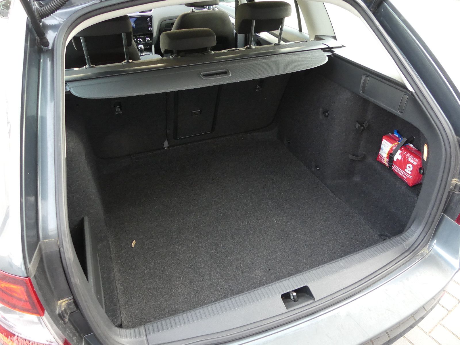 Fahrzeugabbildung SKODA Octavia Combi Ambition"1.HAND"