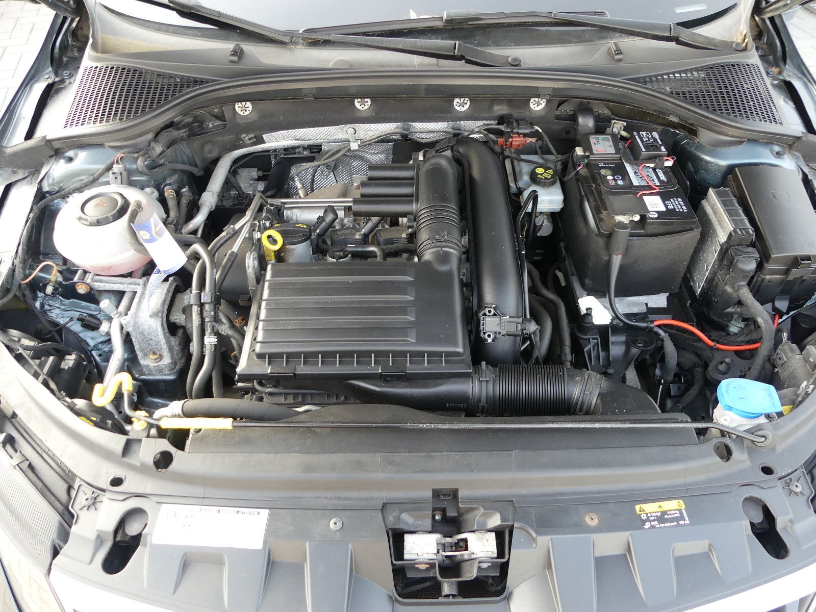 Fahrzeugabbildung SKODA Octavia Combi Ambition"1.HAND"