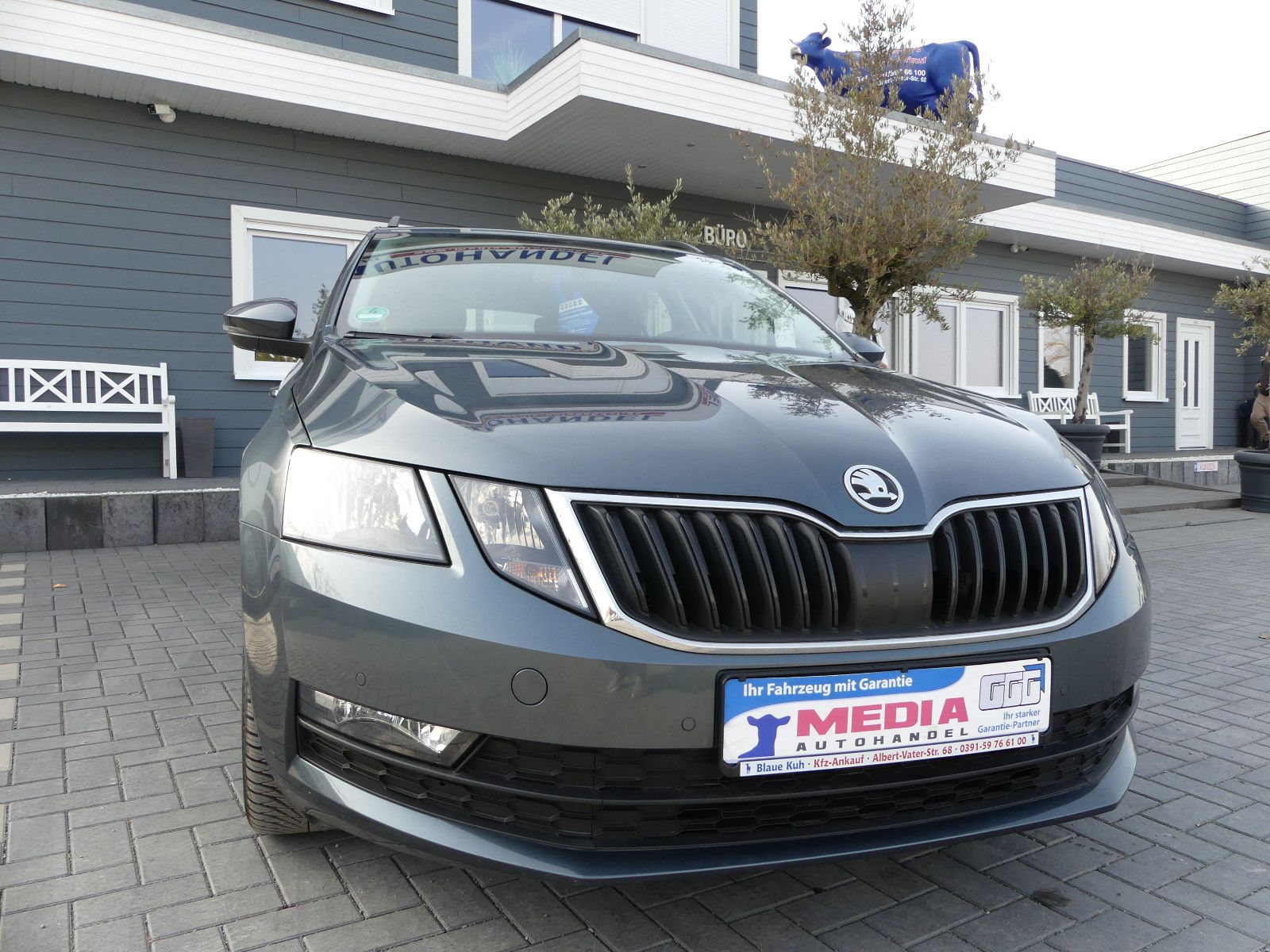 Fahrzeugabbildung SKODA Octavia Combi Ambition"1.HAND"