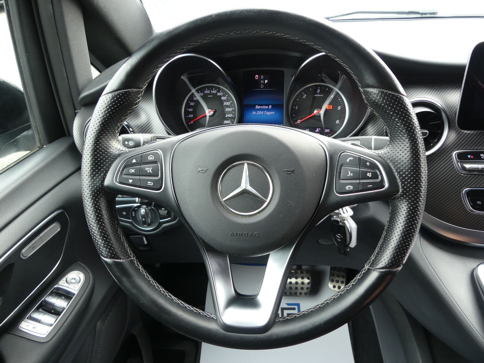 Fahrzeugabbildung Mercedes-Benz V 250 EDITION AMG-LINE, *KOMPAKT*