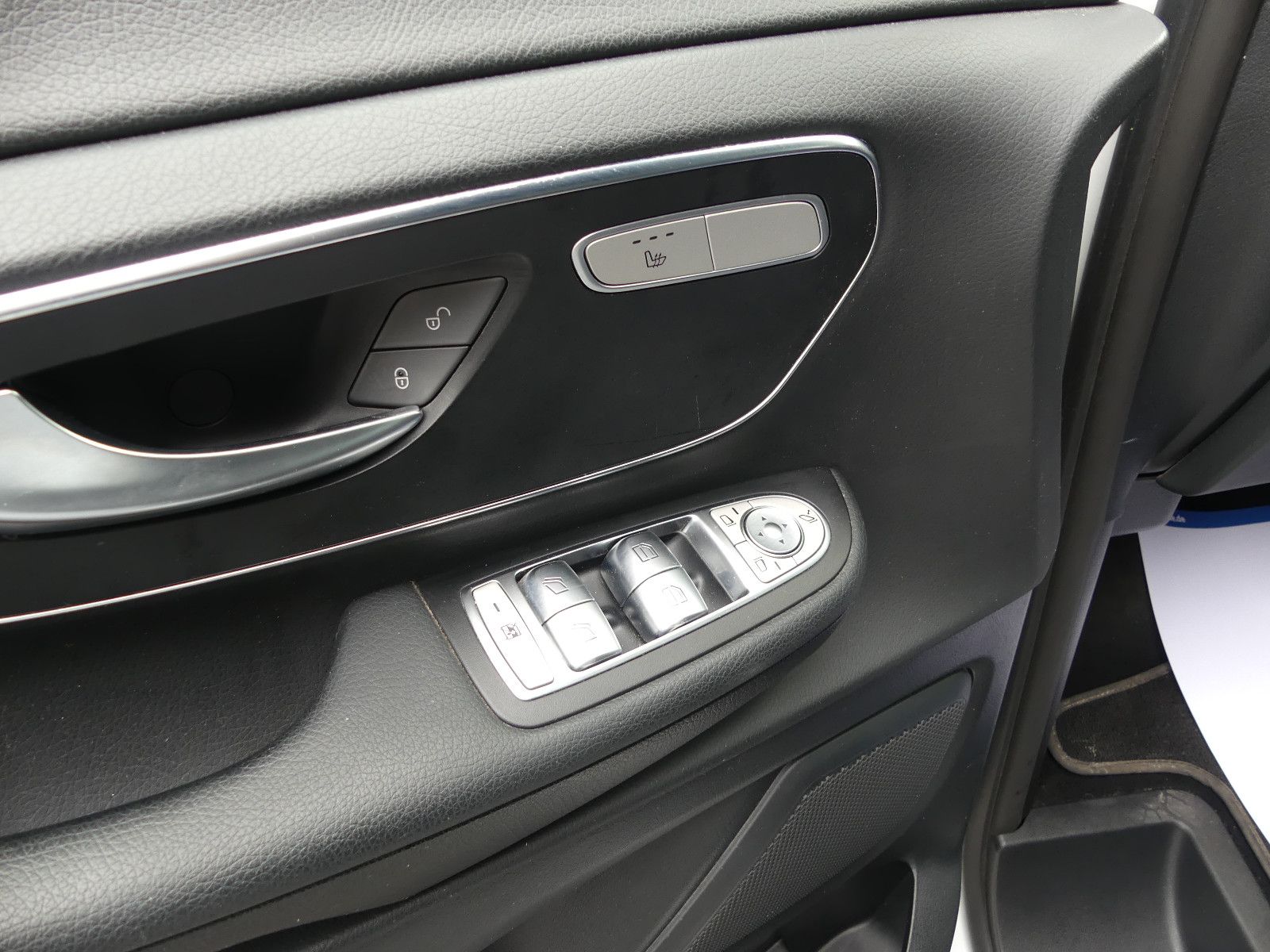 Fahrzeugabbildung Mercedes-Benz V 250 EDITION AMG-LINE, *KOMPAKT*