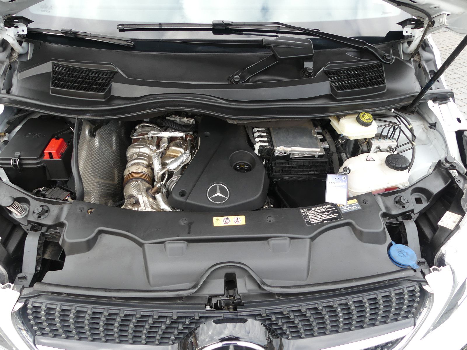 Fahrzeugabbildung Mercedes-Benz V 250 EDITION AMG-LINE, *KOMPAKT*