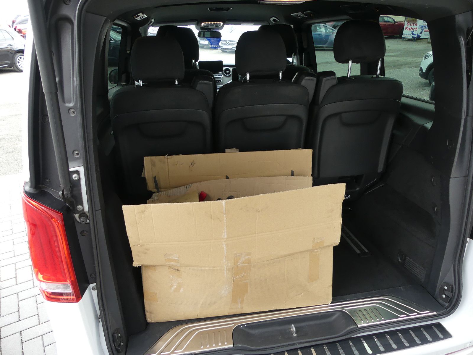 Fahrzeugabbildung Mercedes-Benz V 250 EDITION AMG-LINE, *KOMPAKT*