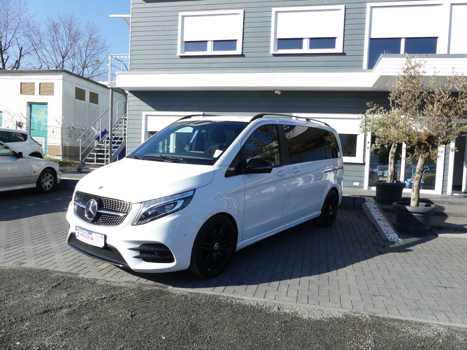 Fahrzeugabbildung Mercedes-Benz V 250 EDITION AMG-LINE, *KOMPAKT*