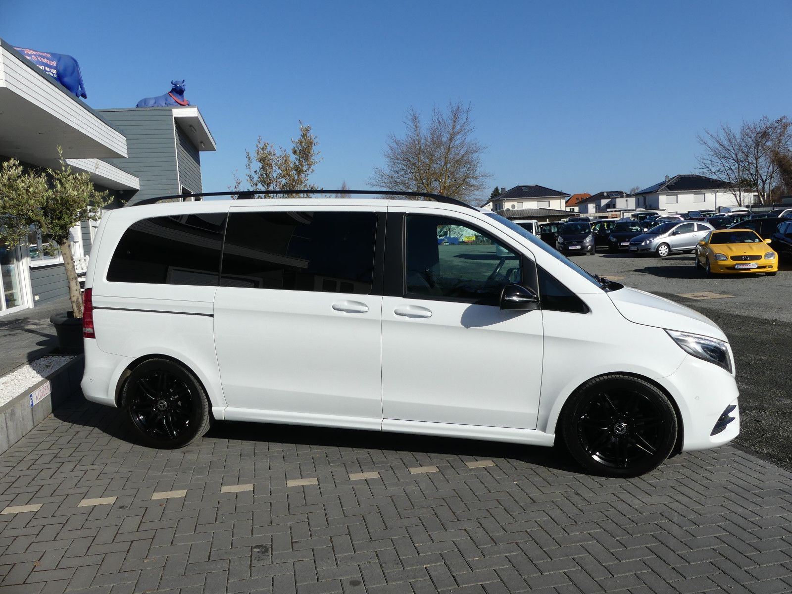 Fahrzeugabbildung Mercedes-Benz V 250 EDITION AMG-LINE, *KOMPAKT*