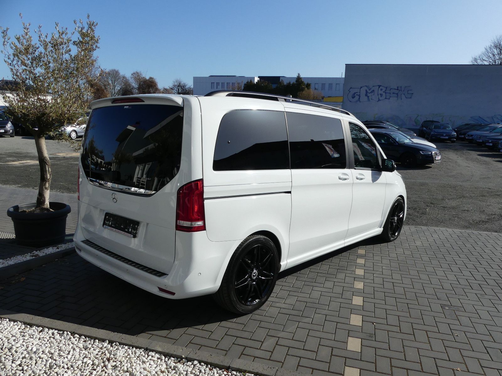 Fahrzeugabbildung Mercedes-Benz V 250 EDITION AMG-LINE, *KOMPAKT*