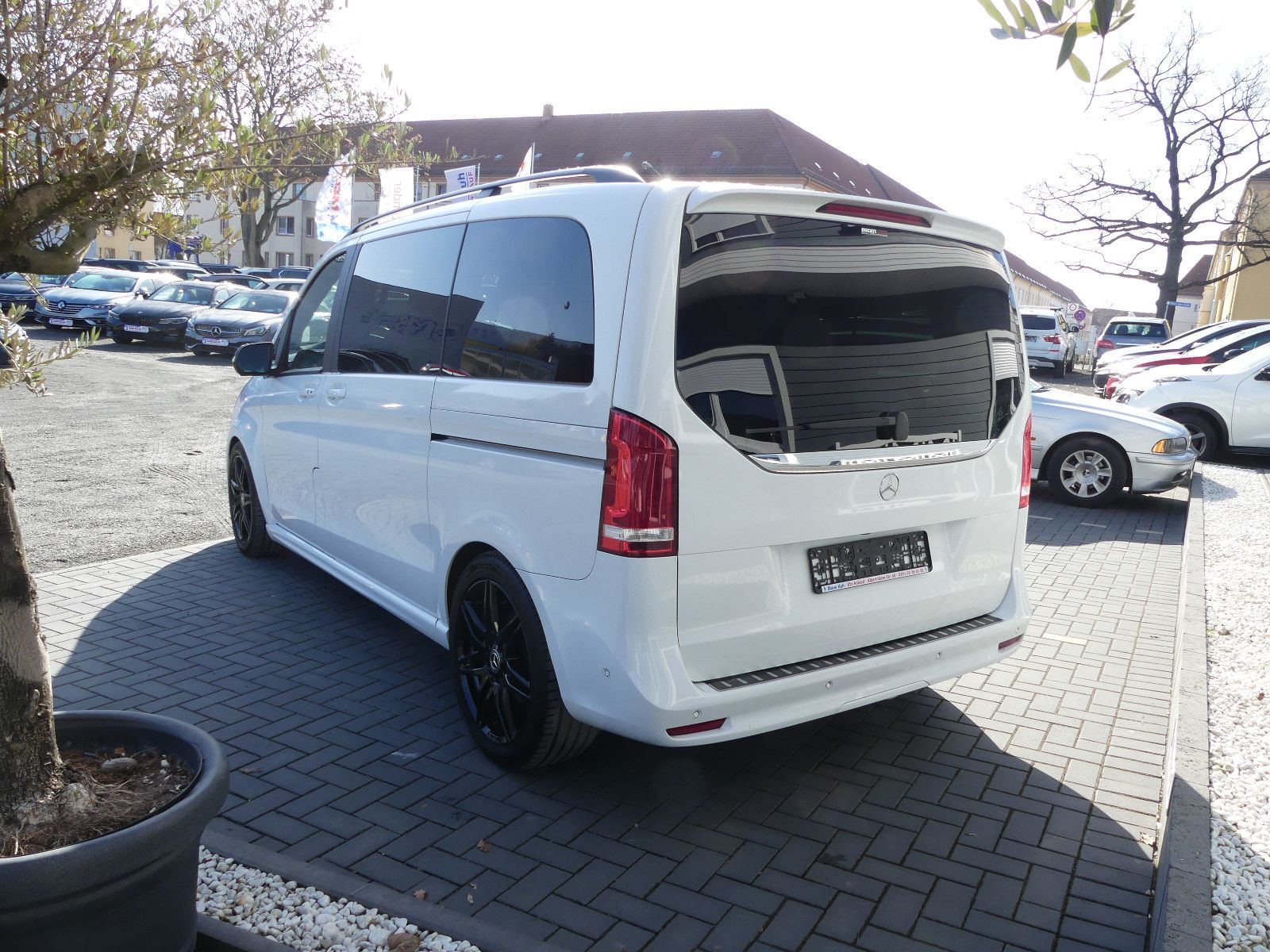 Fahrzeugabbildung Mercedes-Benz V 250 EDITION AMG-LINE, *KOMPAKT*