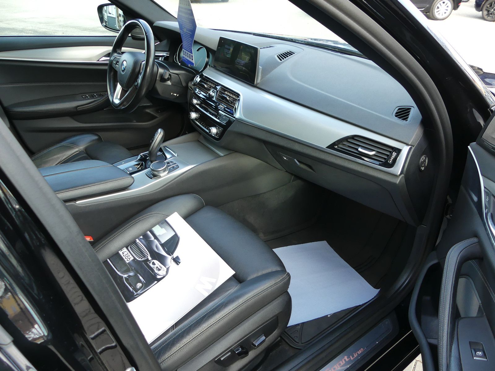 Fahrzeugabbildung BMW 540 5 Touring 540 d xDrive Sport Line"2.HAND"