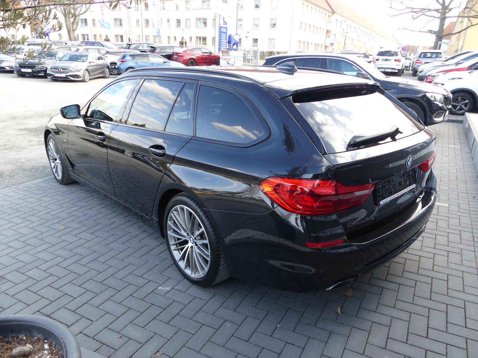 Fahrzeugabbildung BMW 540 5 Touring 540 d xDrive Sport Line"2.HAND"
