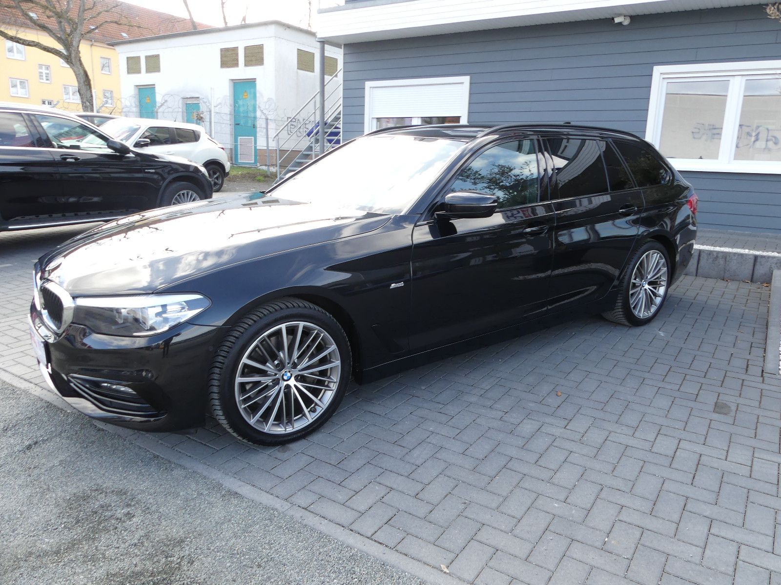 Fahrzeugabbildung BMW 540 5 Touring 540 d xDrive Sport Line"2.HAND"