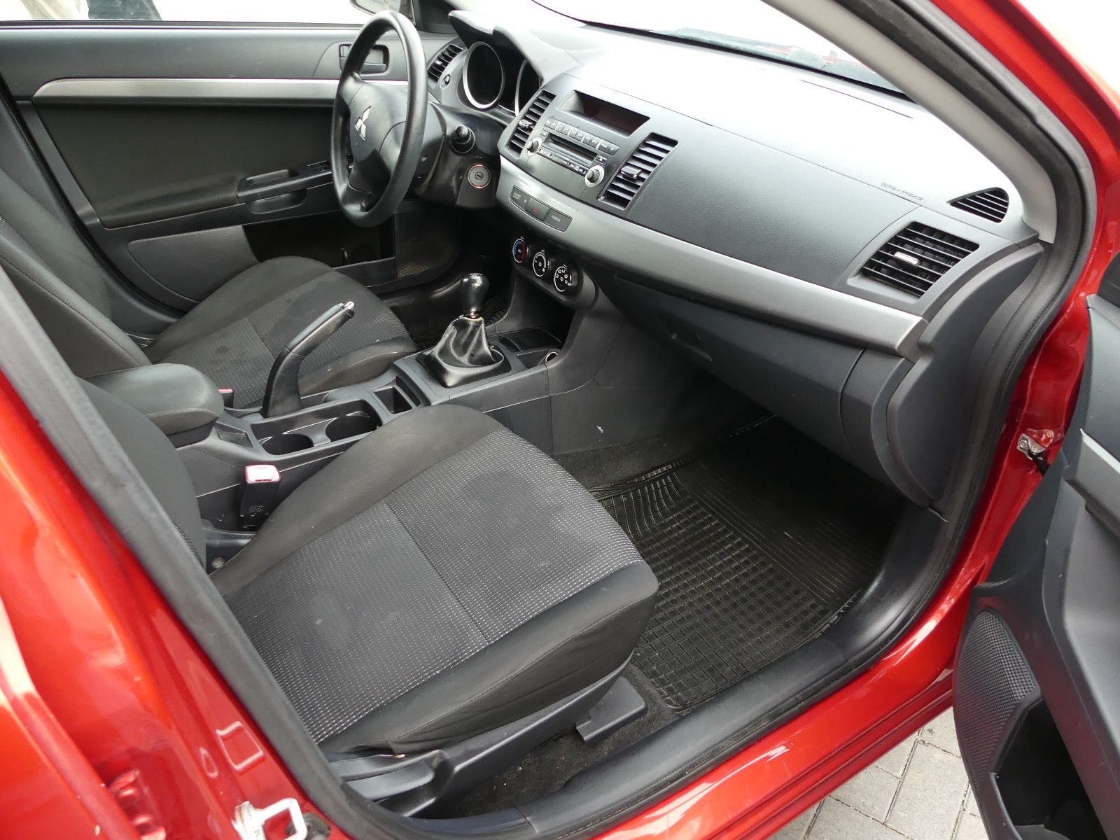 Fahrzeugabbildung Mitsubishi Lancer Lim. Inform