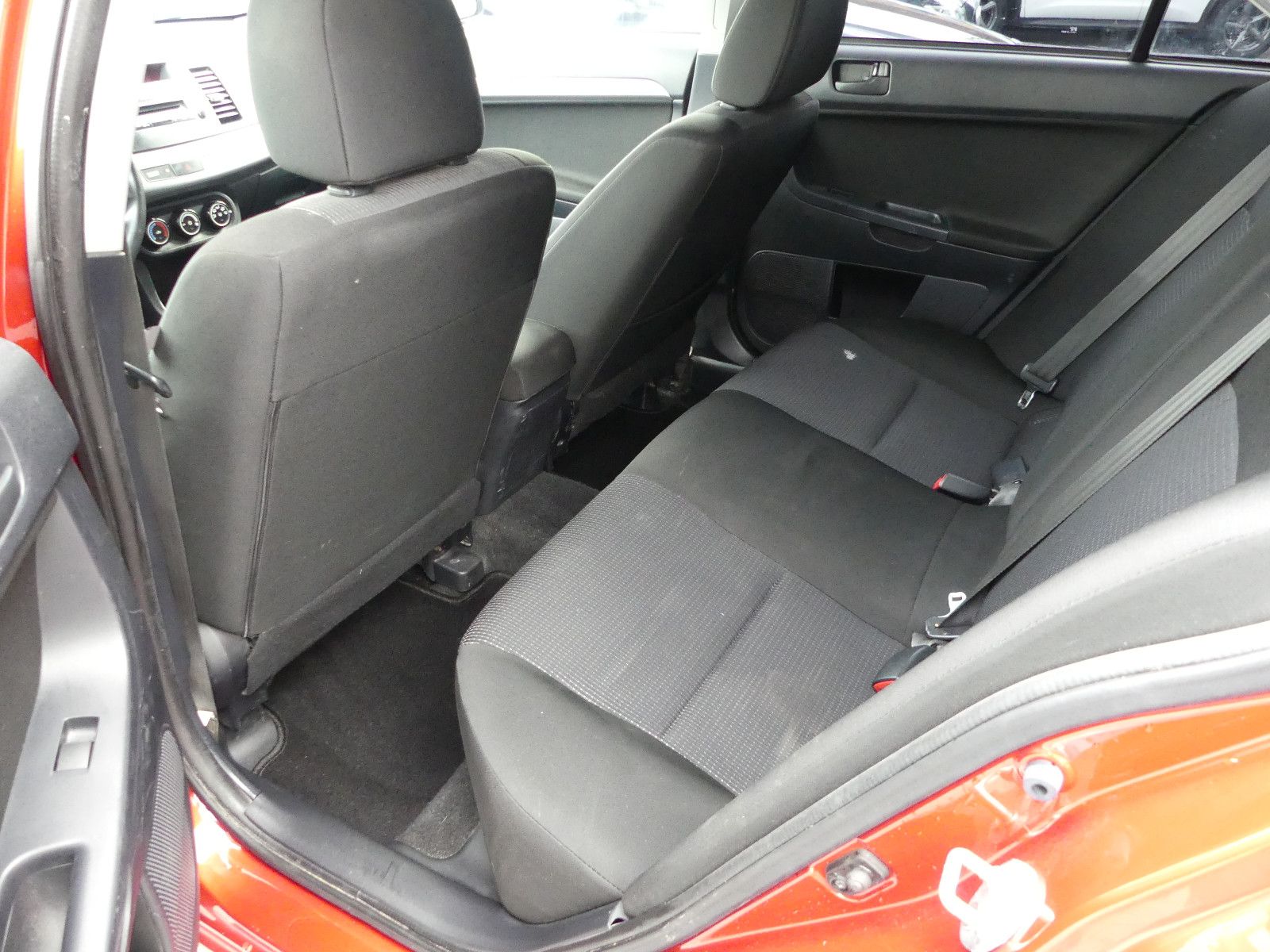 Fahrzeugabbildung Mitsubishi Lancer Lim. Inform