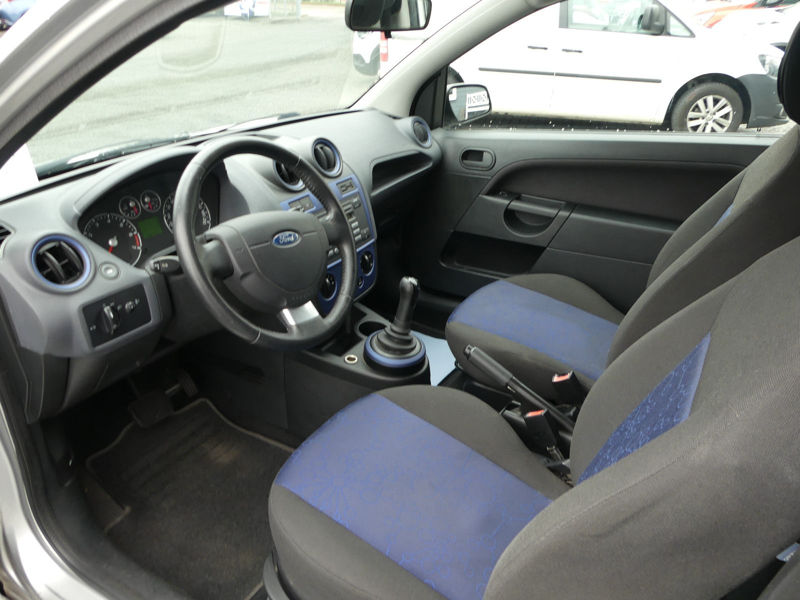 Fahrzeugabbildung Ford Fiesta Style, Automatik, 1,4