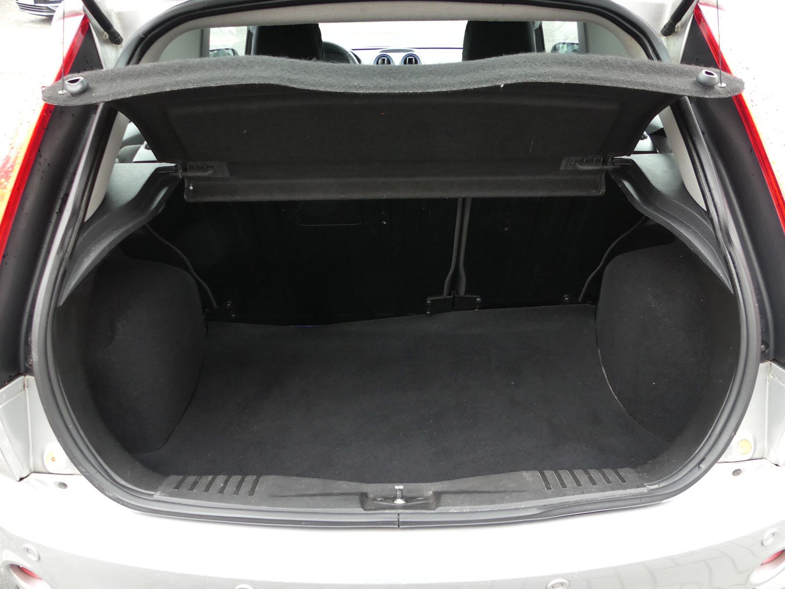 Fahrzeugabbildung Ford Fiesta Style, Automatik, 1,4